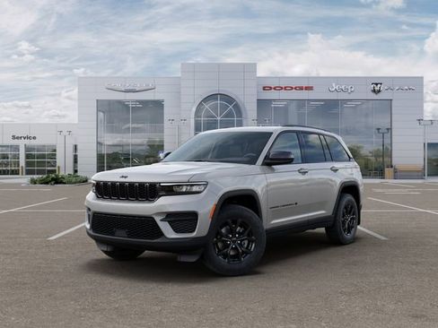 New 2025 Jeep Grand Cherokee Altitude image 1