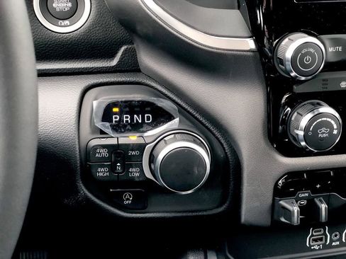 New 2026 RAM 1500 4x4 Crew Cab image 26