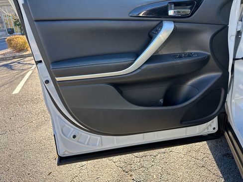 Used 2025 Mitsubishi Eclipse Cross SE image 11
