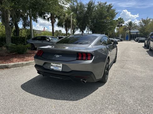 Used 2025 Ford Mustang Coupe RWD image 6