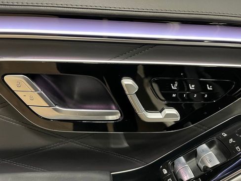 Used 2022 Mercedes-Benz Maybach S 580 Maybach S 580 w/ Manufaktur Leather Package image 18