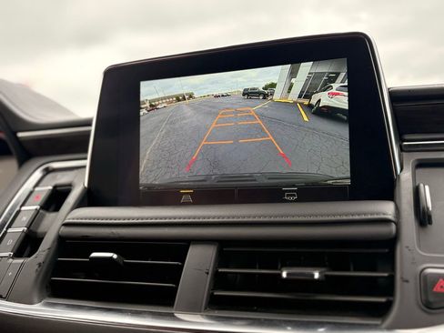 Used 2024 Chevrolet Suburban LT AWD/4WD image 32