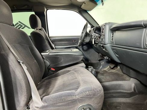 Used 2002 Chevrolet Silverado 2500 LS w/ Snow Plow Prep Pkg AWD/4WD image 15