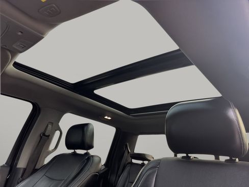 Used 2016 Ford F150 Lariat w/ Equipment Group 502A Luxury image 21