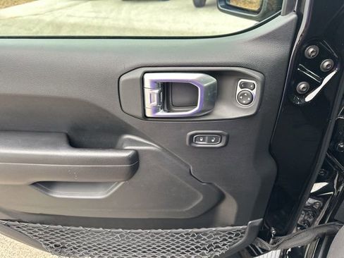 Used 2021 Jeep Gladiator Sport image 28