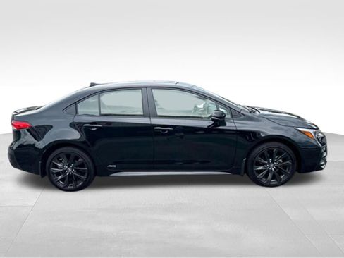 Certified 2026 Toyota Corolla SE w/ SE Premium Package AWD/4WD image 8