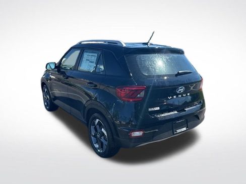 New 2026 Hyundai Venue SEL FWD image 4