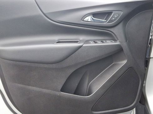 Certified 2018 Chevrolet Equinox LT image 10