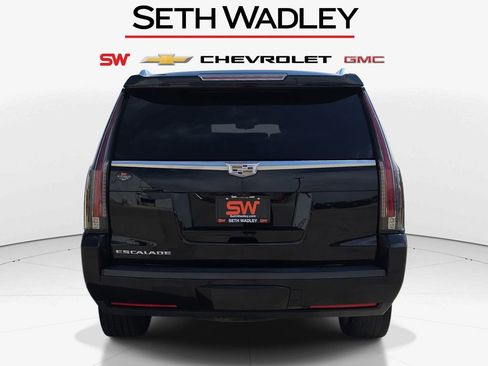 Used 2018 Cadillac Escalade Luxury RWD image 6