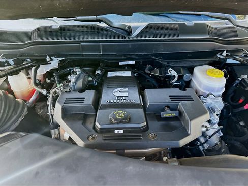 Used 2024 RAM 2500 Laramie image 32