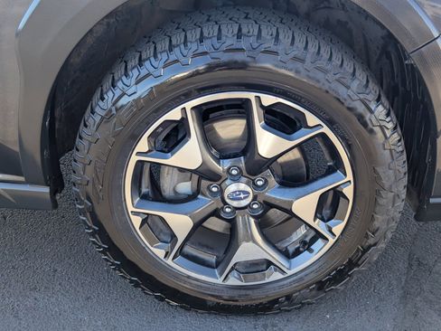 Used 2018 Subaru Crosstrek 2.0i Premium w/ Eyesight System image 9