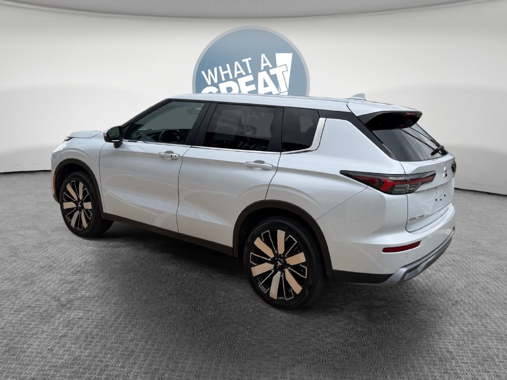 Used 2025 Mitsubishi Outlander SE AWD/4WD image 6
