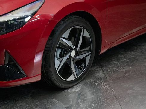 Used 2021 Hyundai Elantra Limited w/ Cargo Package image 7