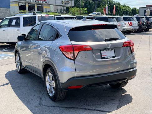 Used 2017 Honda HR-V LX image 4