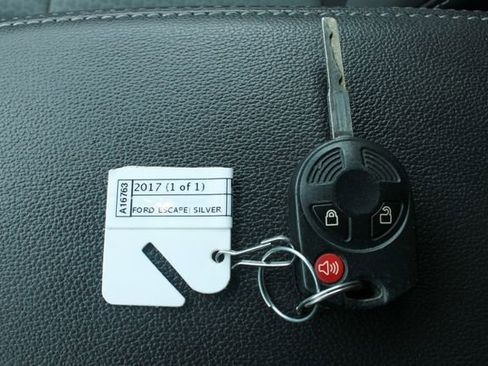 Used 2017 Ford Escape SE FWD image 26