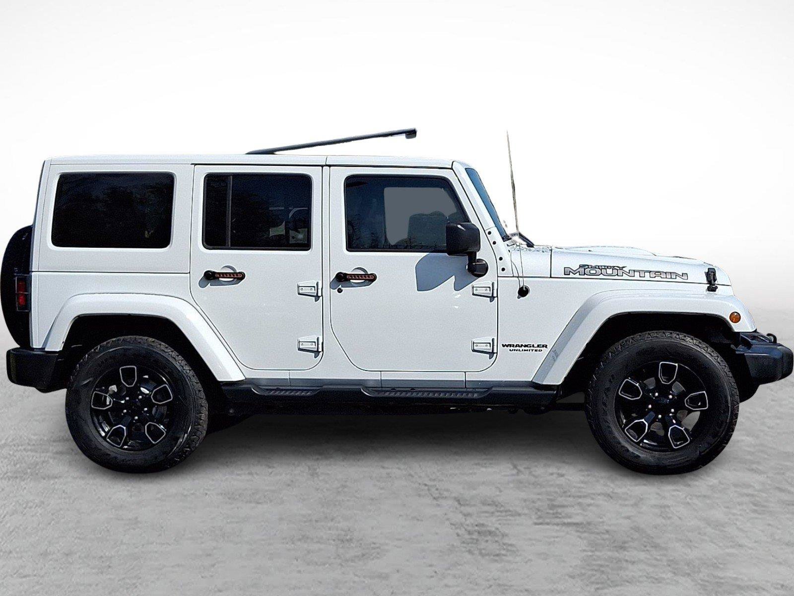 Used 2017 Jeep Wrangler Unlimited Sahara AWD/4WD image 7