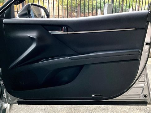 Used 2018 Toyota Camry SE image 22