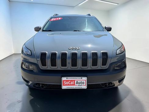 Used 2015 Jeep Cherokee Trailhawk w/ Comfort/Convenience Group AWD/4WD image 7