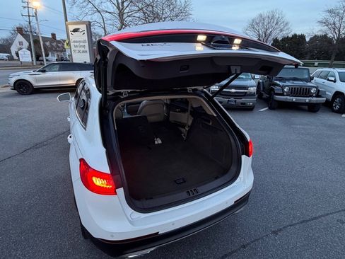Used 2016 Lincoln MKX Reserve w/ Technology Package FWD image 33