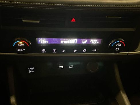 Used 2024 Nissan Rogue SV image 18