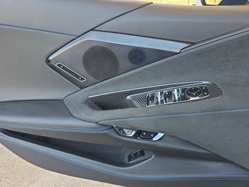 Used 2025 Chevrolet Corvette Stingray Premium Conv w/ Z51 Performance Package RWD image 24