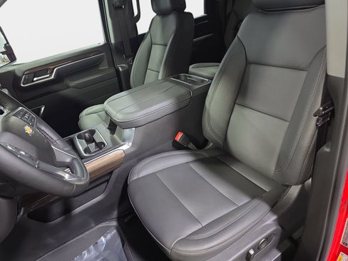 Used 2026 Chevrolet Silverado 2500 LT w/ Safety Package AWD/4WD image 14