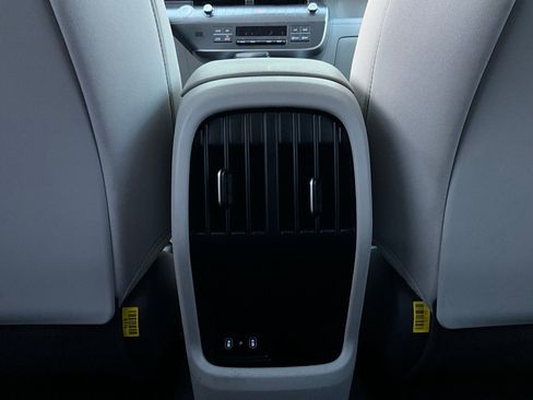 Used 2025 Hyundai Kona SEL image 13