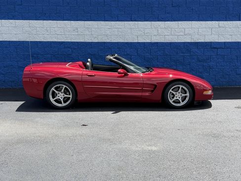 Used 2002 Chevrolet Corvette Convertible w/ Preferred Equipment Group2 RWD image 3