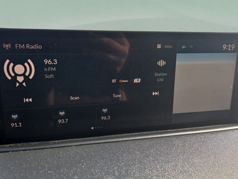 Used 2024 Acura MDX SH-AWD w/ Technology Package image 26