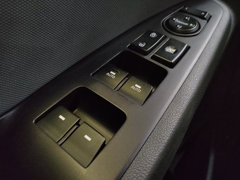 Used 2018 Hyundai Ioniq Limited FWD image 27