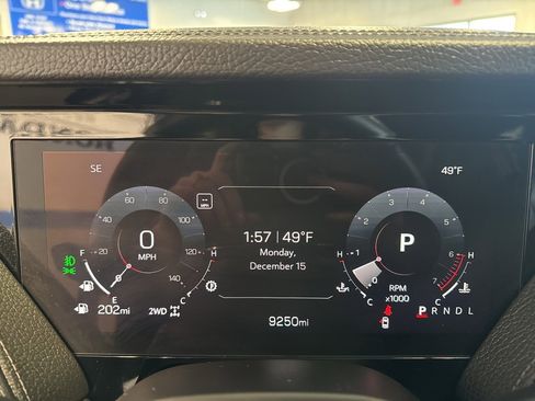 Used 2025 GMC Yukon XL Denali image 12