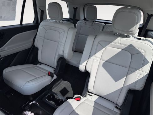 New 2026 Lincoln Aviator Reserve AWD/4WD image 17