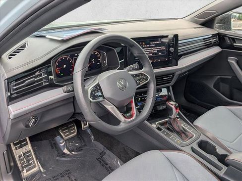 Used 2025 Volkswagen Jetta GLI Autobahn FWD image 10