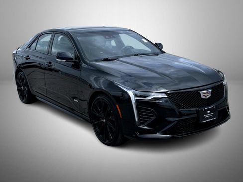 Certified 2022 Cadillac CT4 V w/ LPO, ONYX Package AWD/4WD image 3