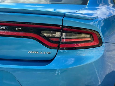 Used 2015 Dodge Charger SXT RWD image 10