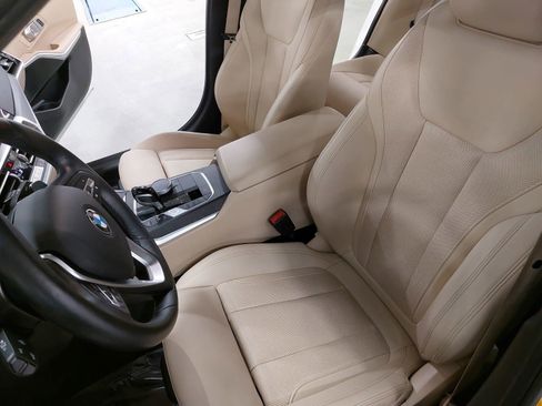 Used 2022 BMW 330i xDrive Sedan w/ Driving Assistance Package image 16