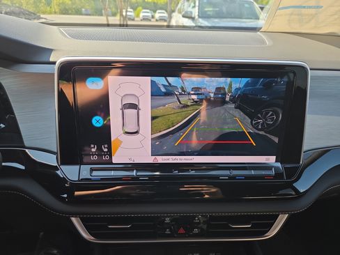 New 2026 Volkswagen Atlas Cross Sport SE image 12