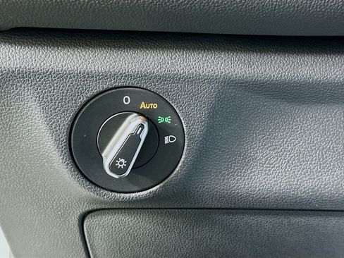 Used 2025 Volkswagen Jetta Sport image 17