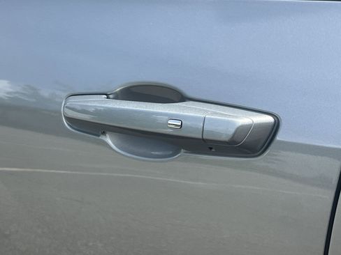 Used 2025 Chevrolet Equinox LT w/ Convenience Package II FWD image 29