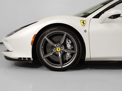 Certified 2022 Ferrari F8 Tributo RWD image 31