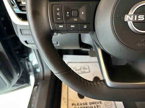 Used 2024 Nissan Rogue SL AWD/4WD image 10