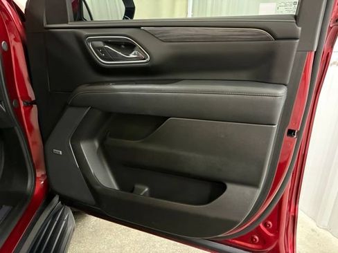 Used 2023 GMC Yukon SLT w/ SLT Premium Package AWD/4WD image 33
