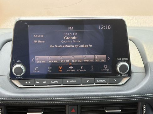 Used 2023 Nissan Rogue SV FWD image 22