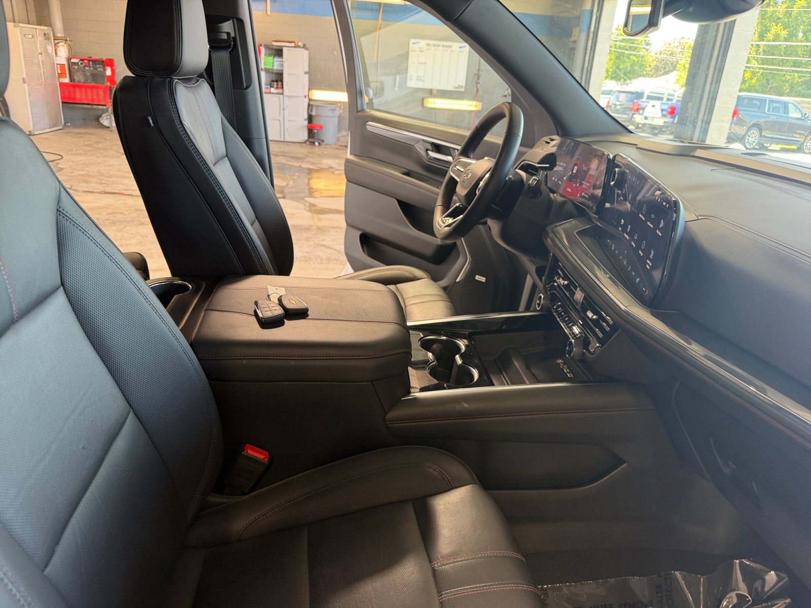 Used 2025 Chevrolet Tahoe RST w/ Comfort Package AWD/4WD image 19