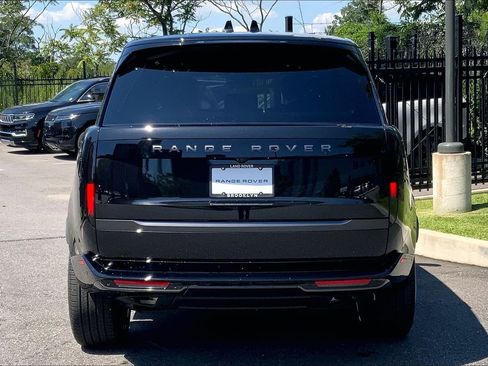 New 2027 Land Rover Range Rover Long Wheelbase SE AWD/4WD image 4