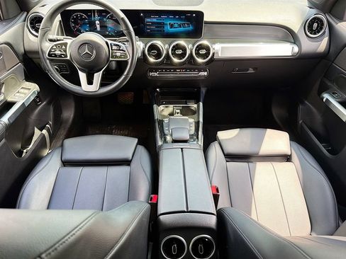 Used 2021 Mercedes-Benz GLB 250 4MATIC image 36
