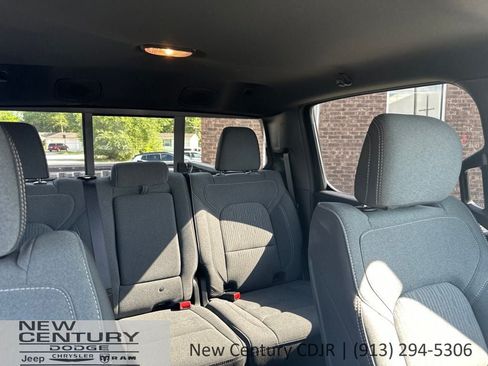 Used 2023 RAM 1500 Big Horn AWD/4WD image 17