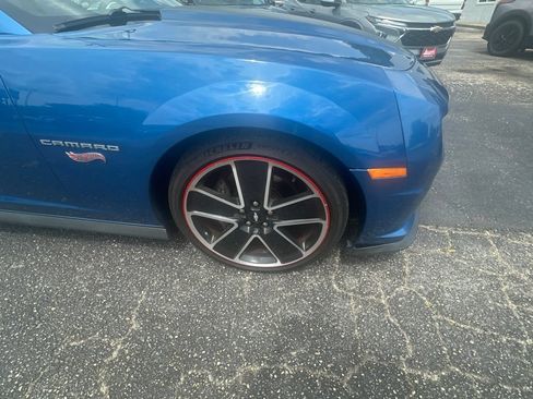 Used 2013 Chevrolet Camaro SS w/ Hot Wheels Special Edition RWD image 5