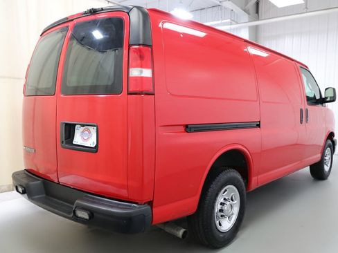 Used 2016 Chevrolet Express 3500 RWD image 14