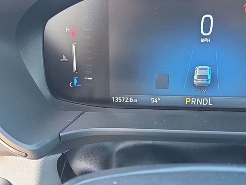 Used 2025 Ford Escape SE image 32